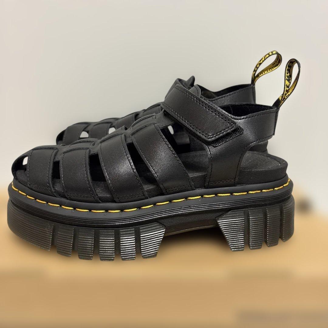 Dr. Martens 厚底 フィッシャーマン サンダル