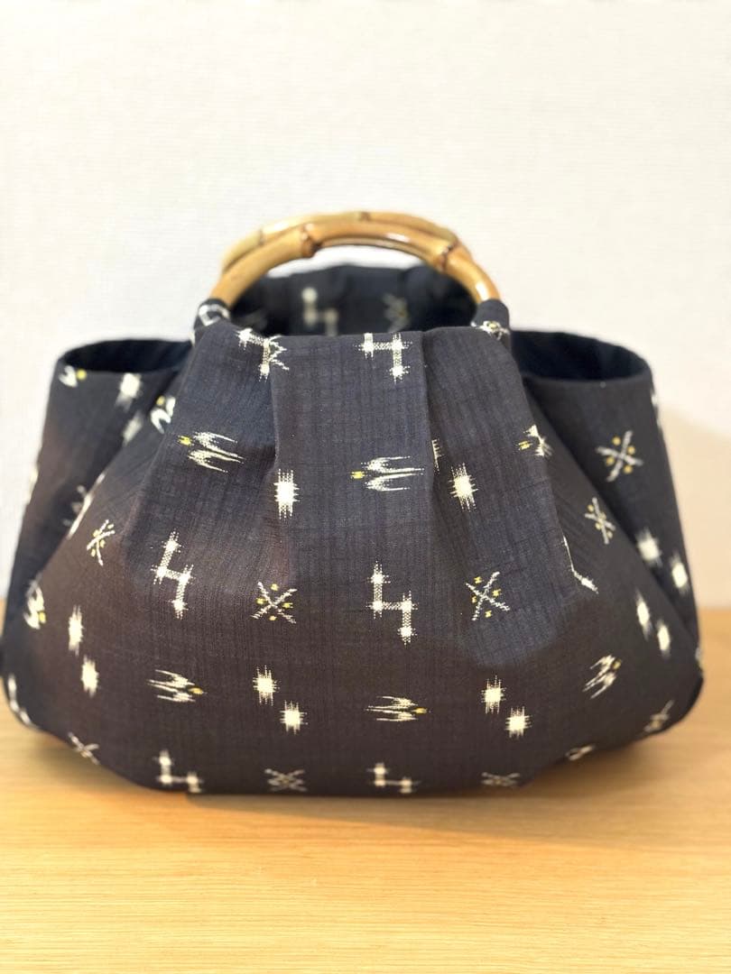 琉球柄　沖縄絣柄　琉球絣黒和装バック・着物バック　入学卒業結婚式七五三振袖