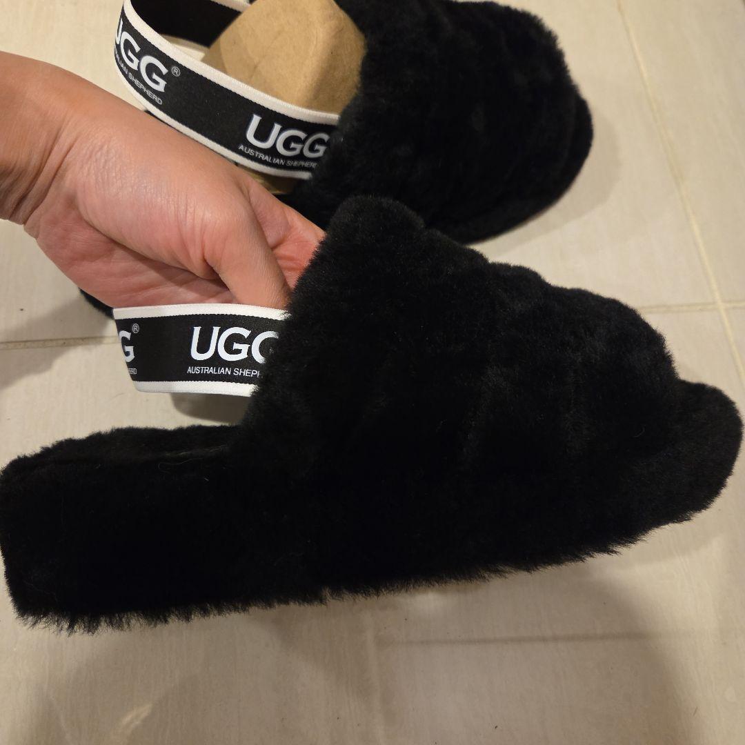 UGG ブラック コンフォートサンダル　L サイズ　お値下げしました！