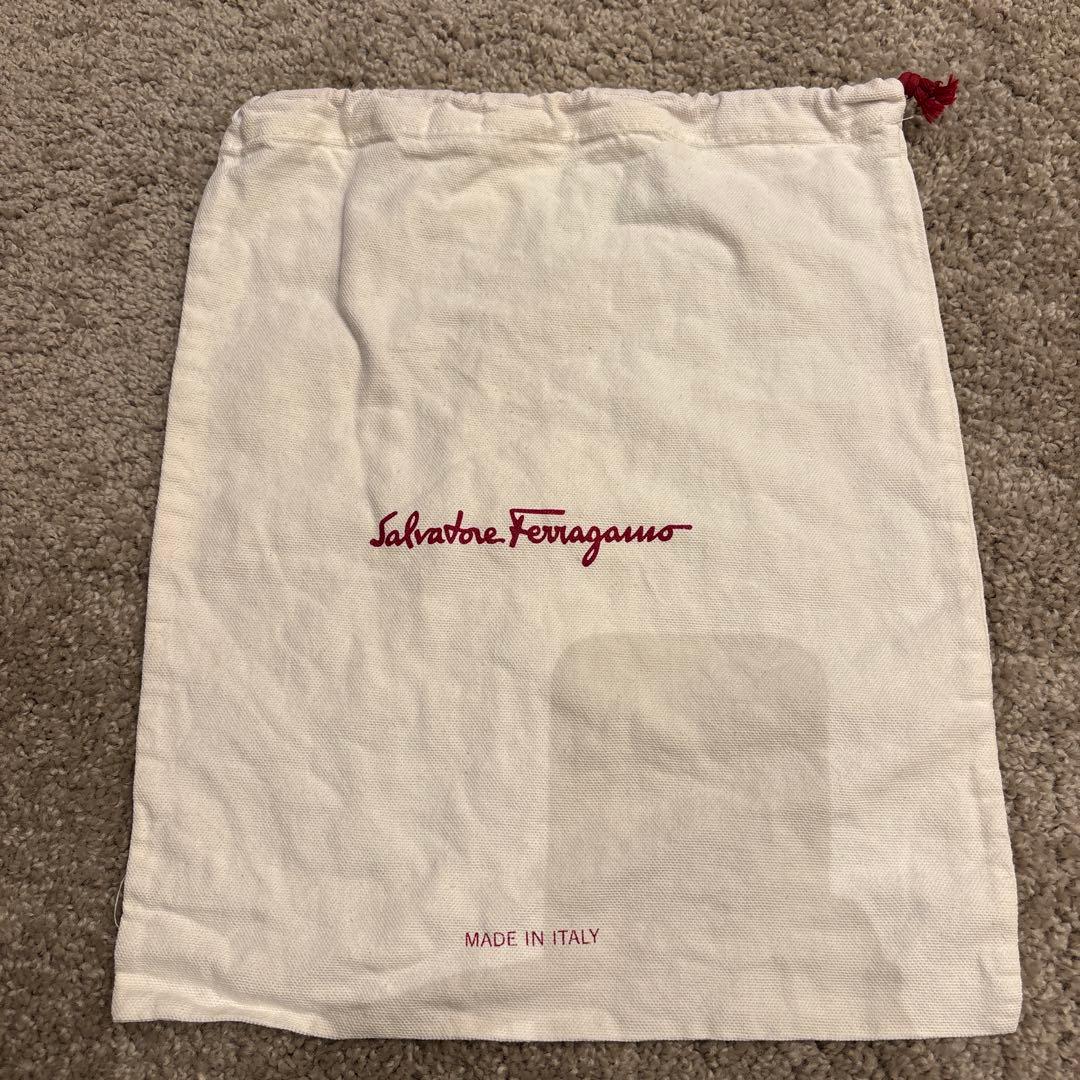 【美品】23.5フェラガモ　リボン　ローヒール　フラットピンク6D【専用袋付き】