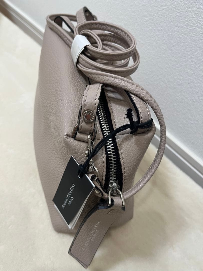 GIANNI CHIARINIレザー ショルダーバッグ