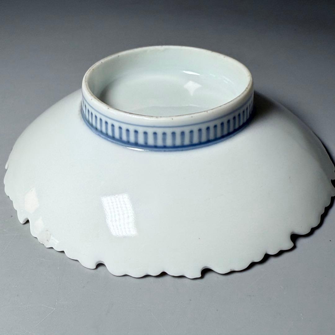 後期鍋島　染付蝶文牡丹形皿　1830-1870　「将軍家への献上鍋島」　同手掲載