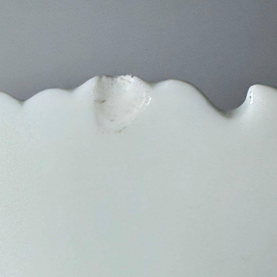 後期鍋島　染付蝶文牡丹形皿　1830-1870　「将軍家への献上鍋島」　同手掲載