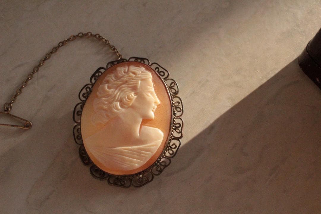 【D】アンティークシェルカメオブローチ
