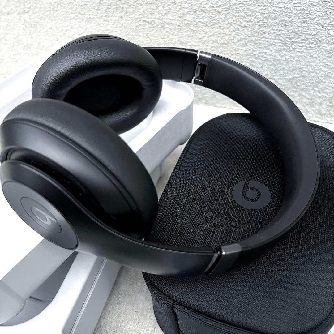 新品？ Beats Studio Pro ブラック ワイヤレスヘッドホン