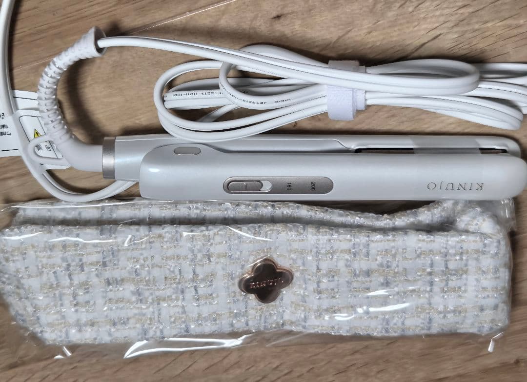 ★最新モデル★KINUJO 絹女　キヌジョ　ヘアーアイロン