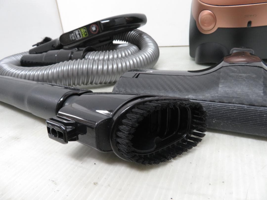 東芝 2022年製 紙パック式掃除機 クリーナー パワーブラシ VC-BKJ9