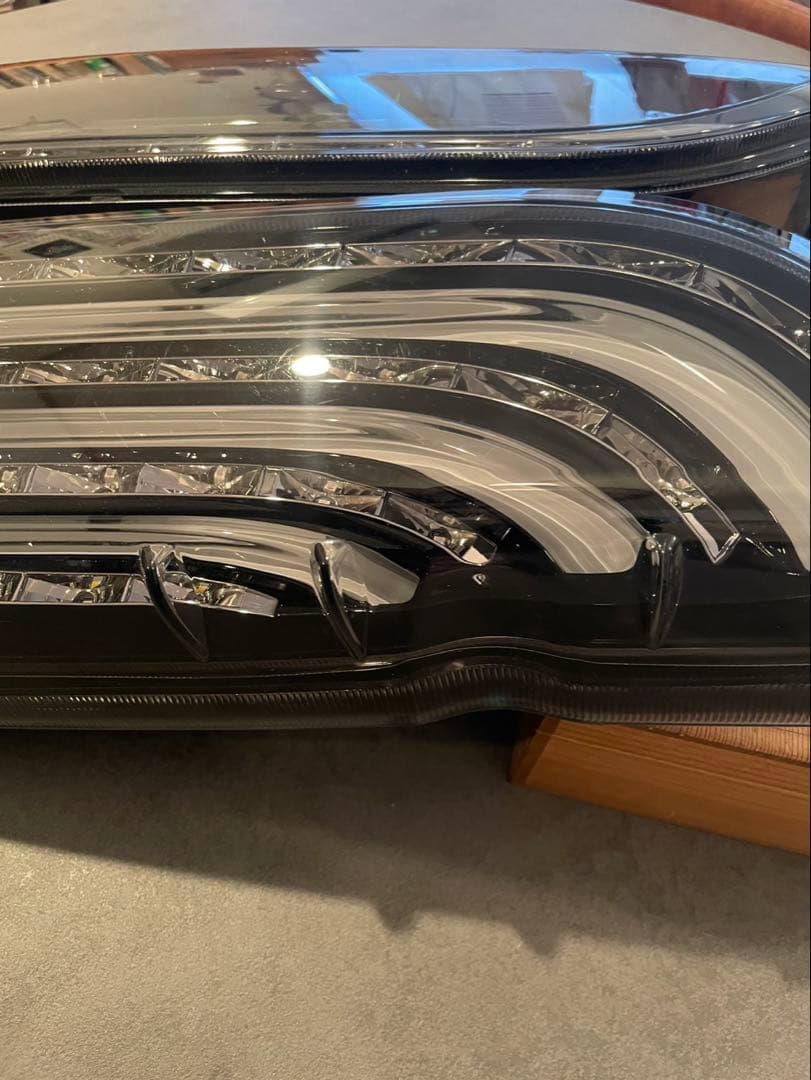 ハイエース1〜6型対応 FLEX 煌ブラック レッドテールランプ美品