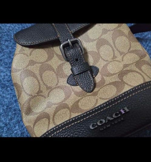 【期間限定値下げ】COACH ボディバッグ ベージュ・ブラック 保存袋付き