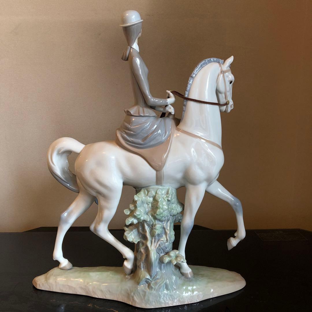 LLADRO リヤドロ　白い馬の少女