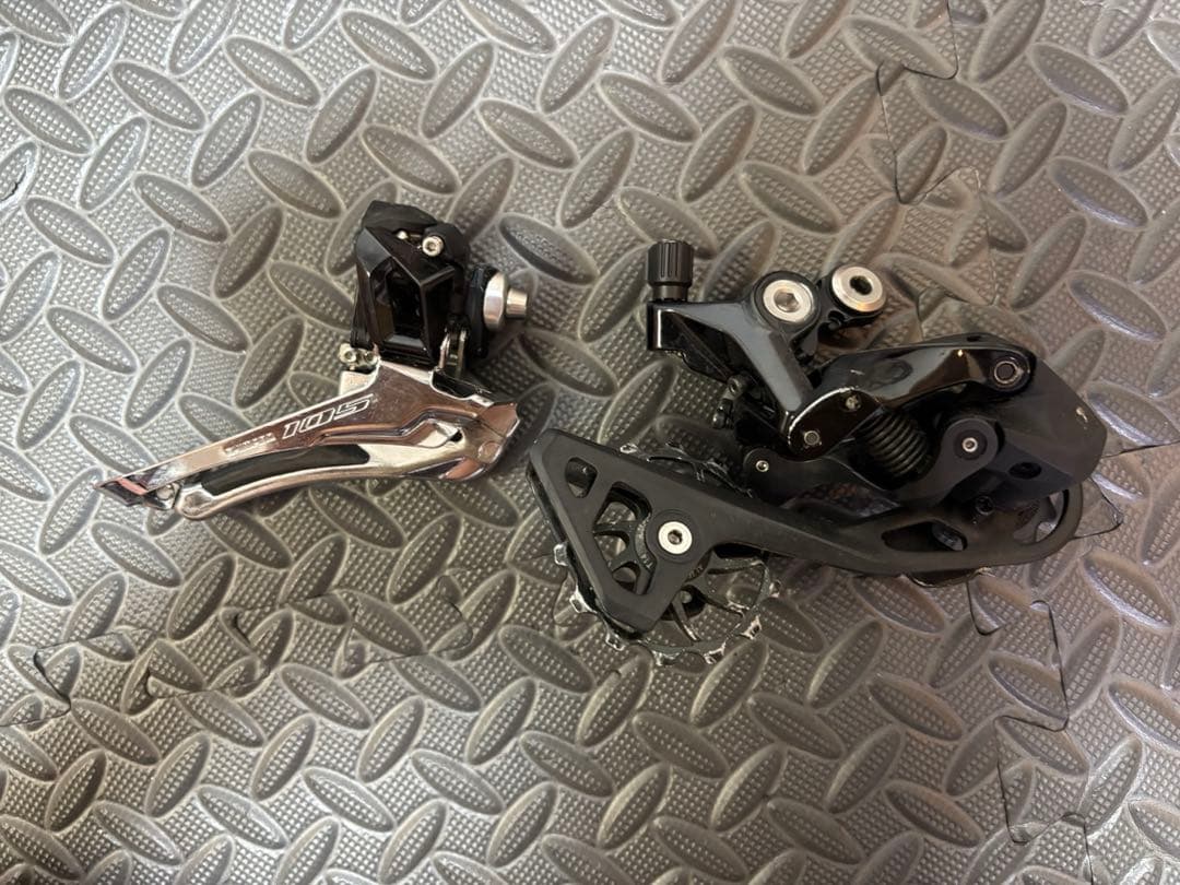SHIMANO 105 R7000シリーズ　ブレーキはアルテグラ