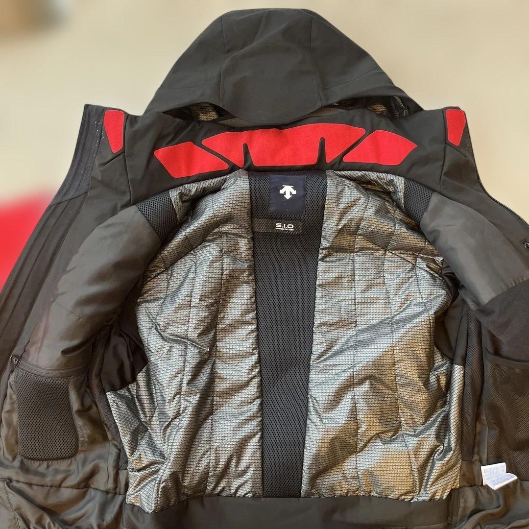 swiss ski フード付きジャケット 赤黒