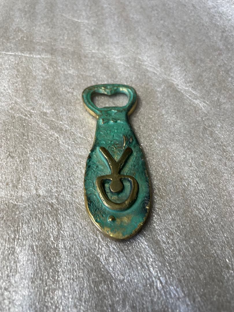 サンクチュアリの聖水　瓶蓋　栓抜き