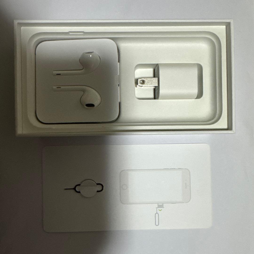 ほぼ新品 iPhone 8、256GB、product red