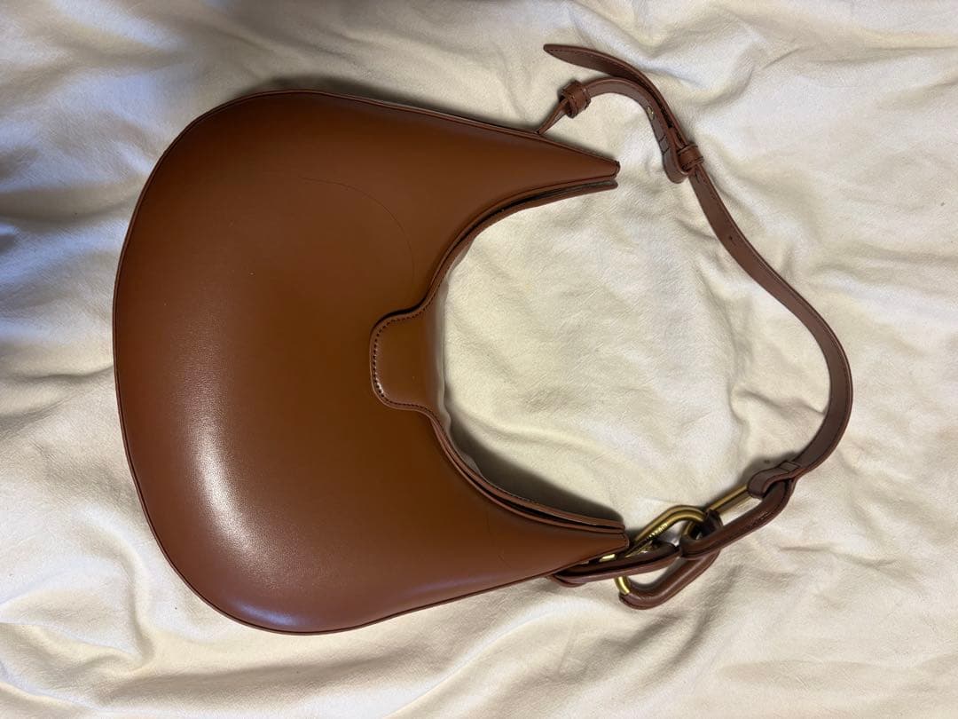 CHARLES & KEITH Kora ショルダーバッグ