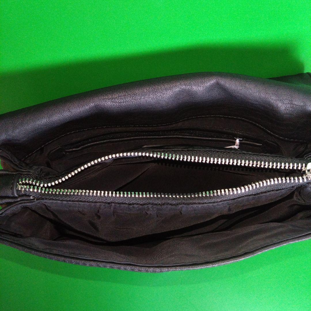 ♦Desigual♦　ミッキーデザイン・レザー調ミドルクロスボディバック　ＢＫ