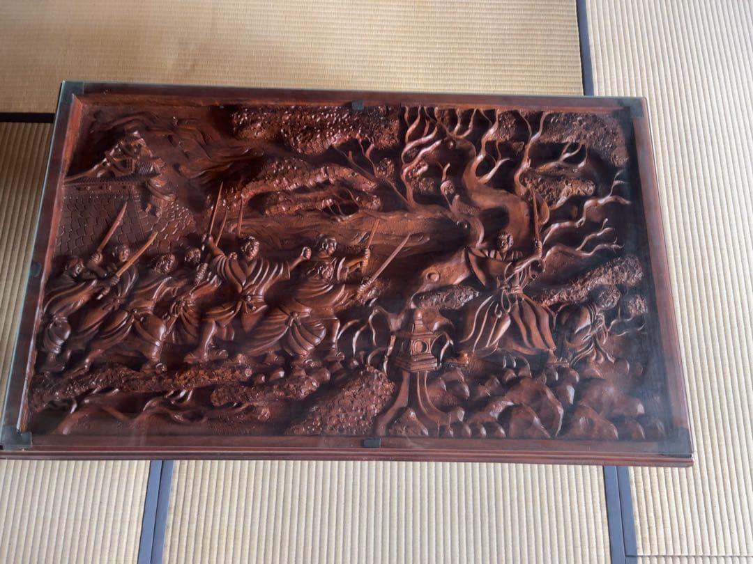 木製彫刻ガラステーブル(侍)