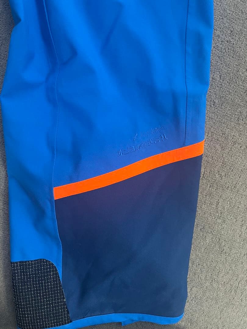 オンヨネ　サロモンワッペン付き　スキーウェア　上下セット　SSサイズ