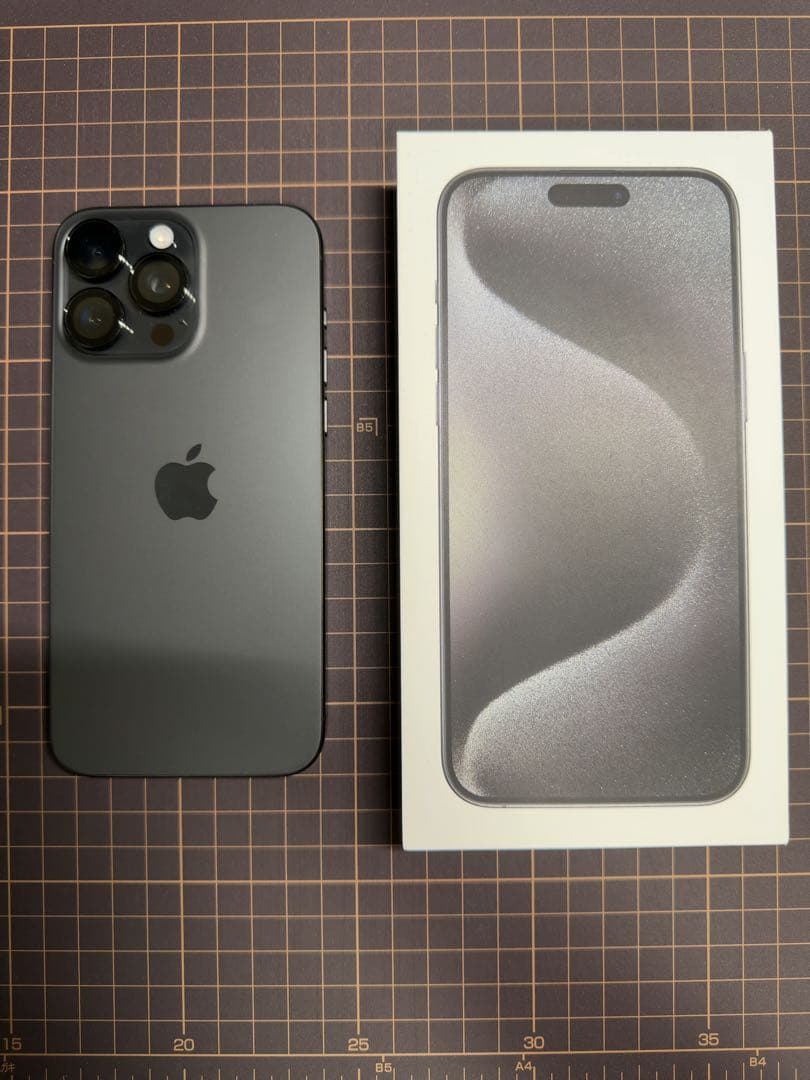 Apple iPhone 15 Pro スペースブラック 1TB 本体