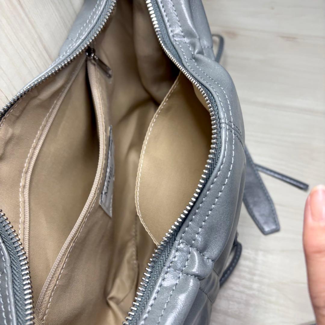 Matin Kim スモークブルー ショルダーバッグ