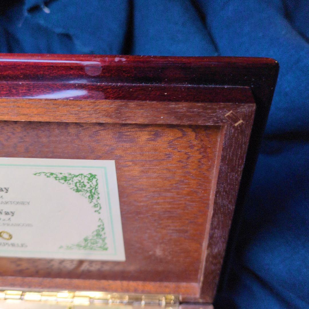 オルフェウスの50弁のオルゴール　曲は「 Yesterday」「My Way」