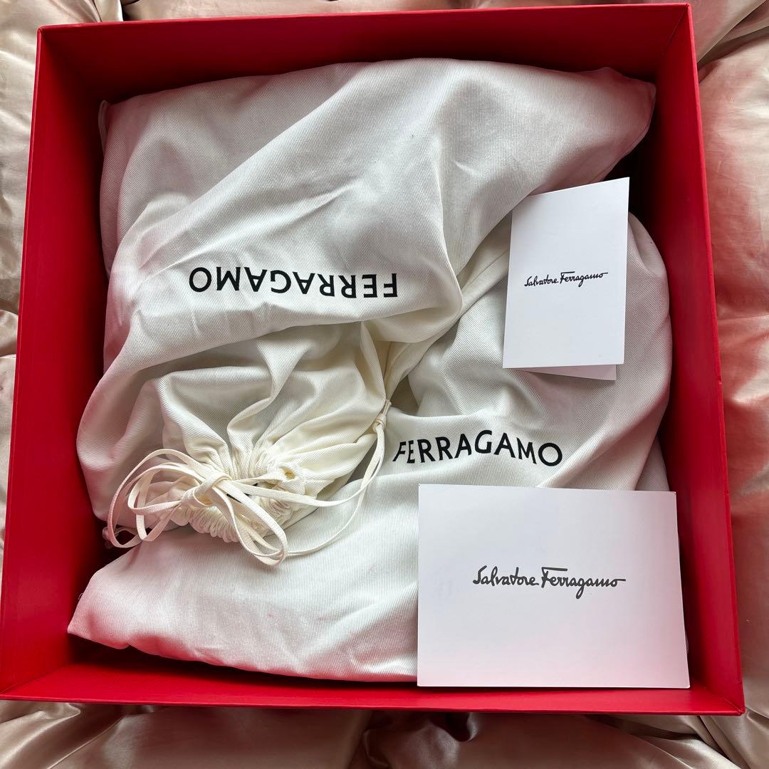 【1/26.27のみ2万5 千円！】￼フェラガモ厚底ブーツ 約25c m相当