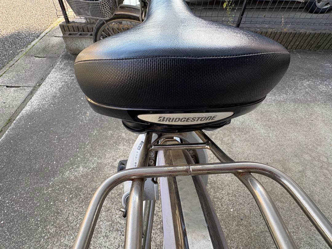 定価約11万 通勤通学向け自転車 ブリヂストンアルベルトロイヤル(付属品約1万)