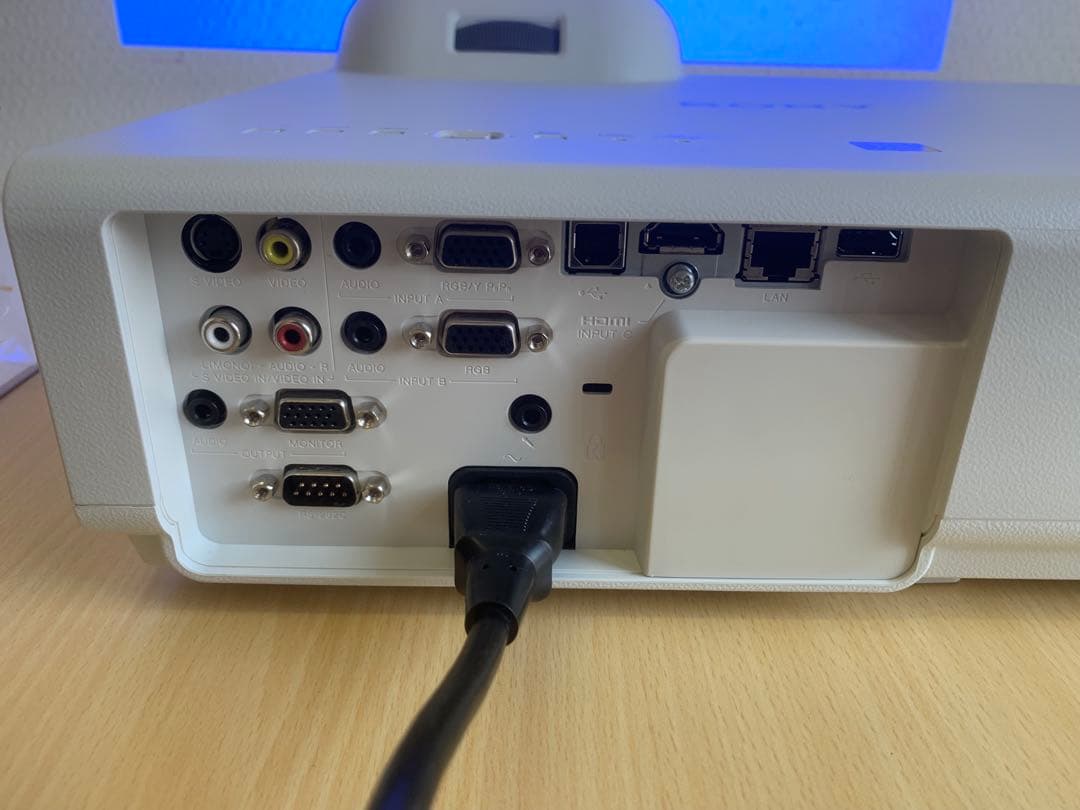 ランプ使用時間 8H SONYプロジェクターWXGA VPL-SW235