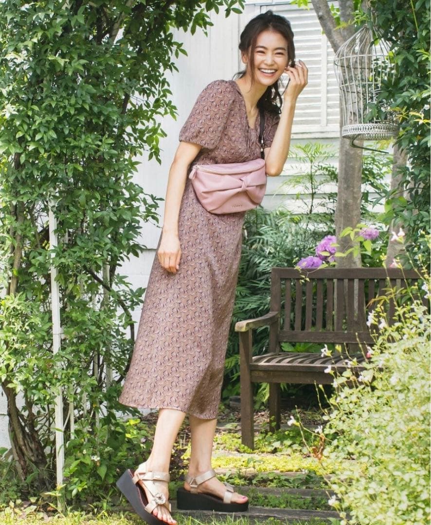 セール　トッカ　tocca リボン ウエストポーチ　　 ボディーバッグ