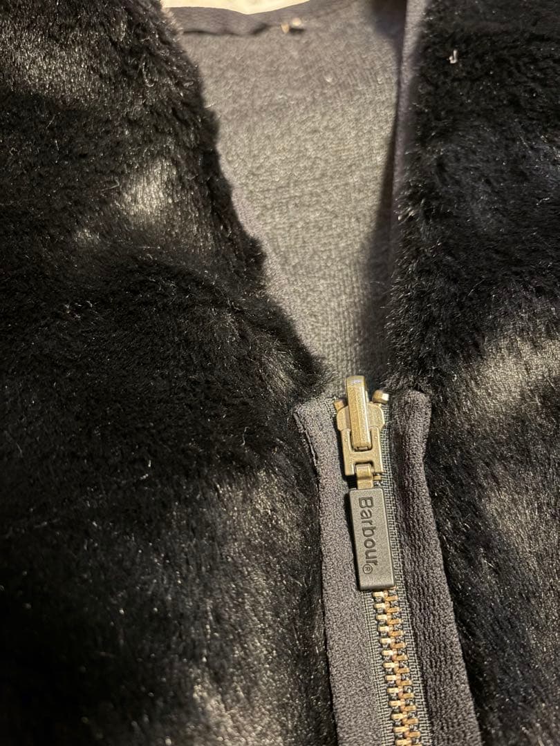 トンボ　Barbour 黒ファーベスト 40サイズ