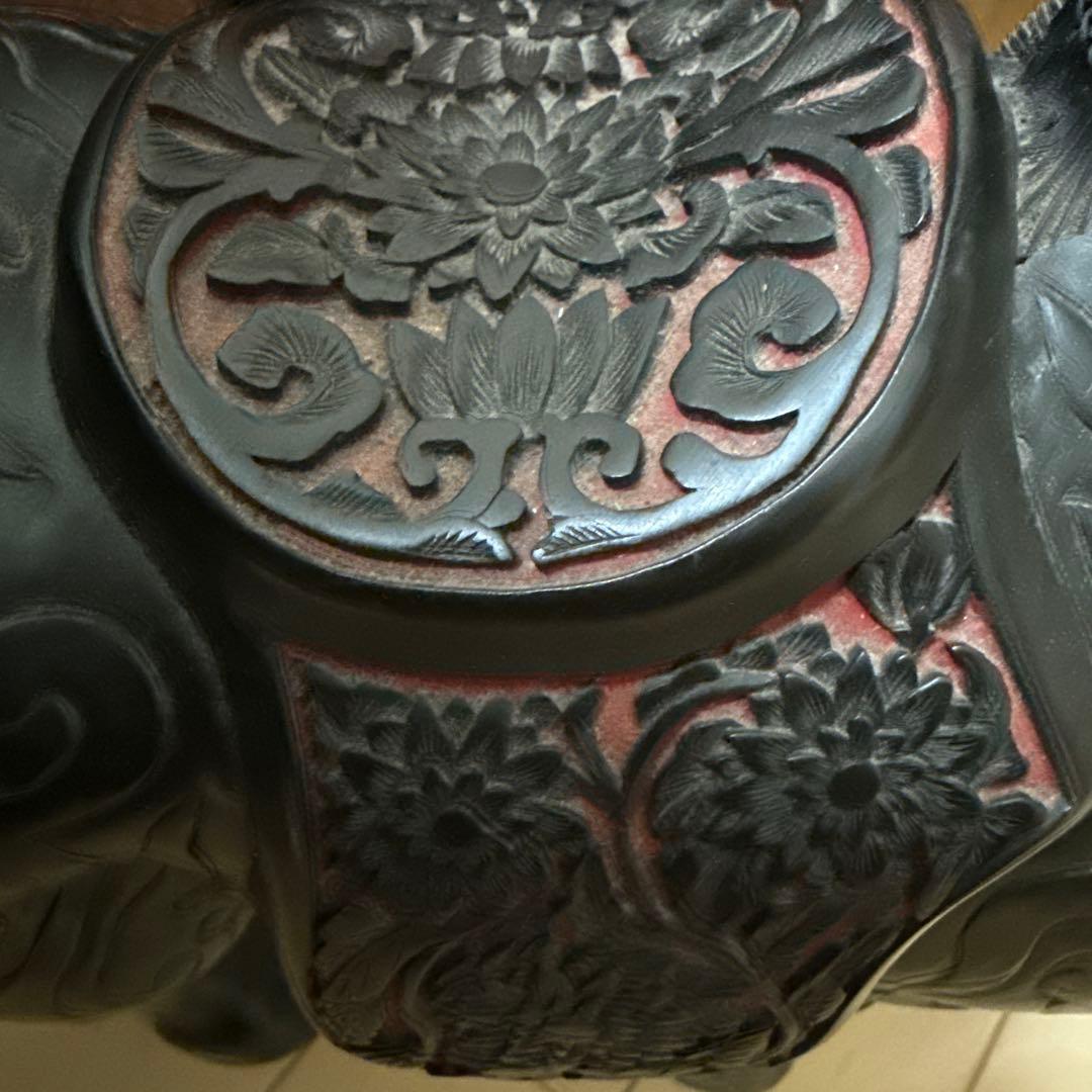 美品!堆朱堆黑馬細密彫刻縁起物置物唐物漆芸中国美術時代物古玩骨董品アンティーク