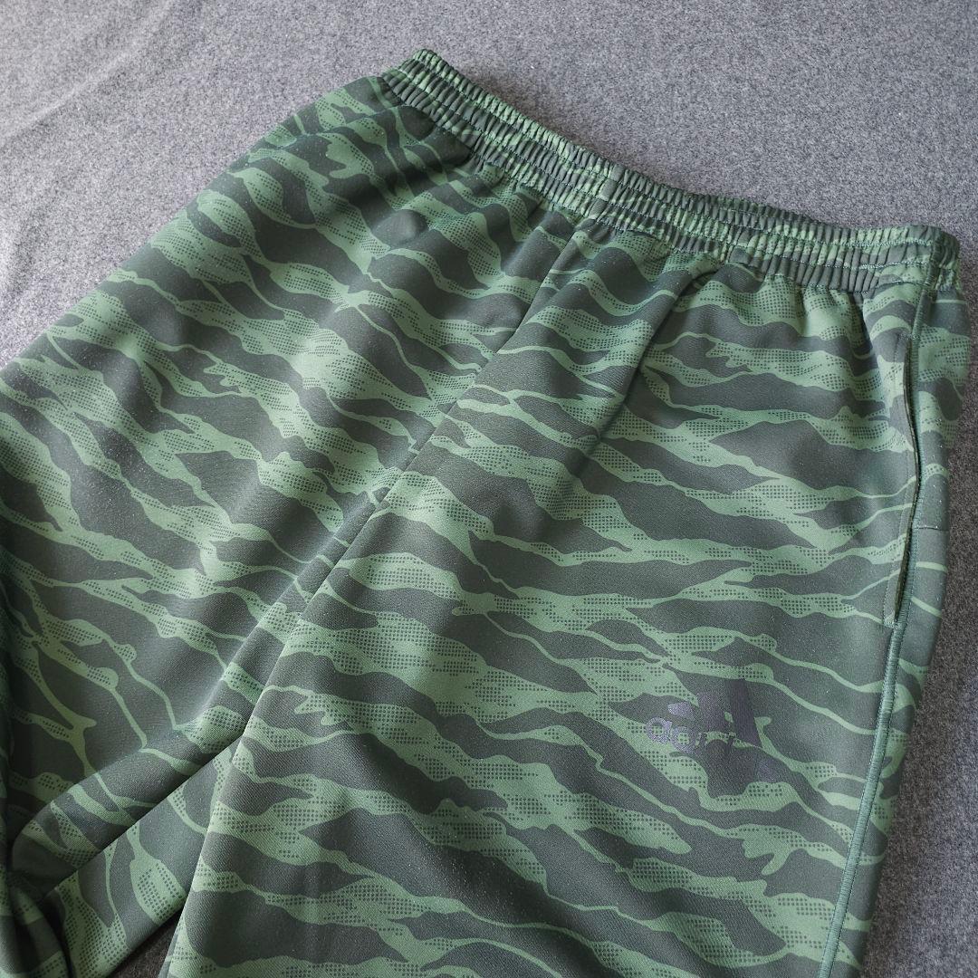 【アディダス】人気ロゴマーク×カモフラ柄総柄 長袖ジャージセットアップ 5L