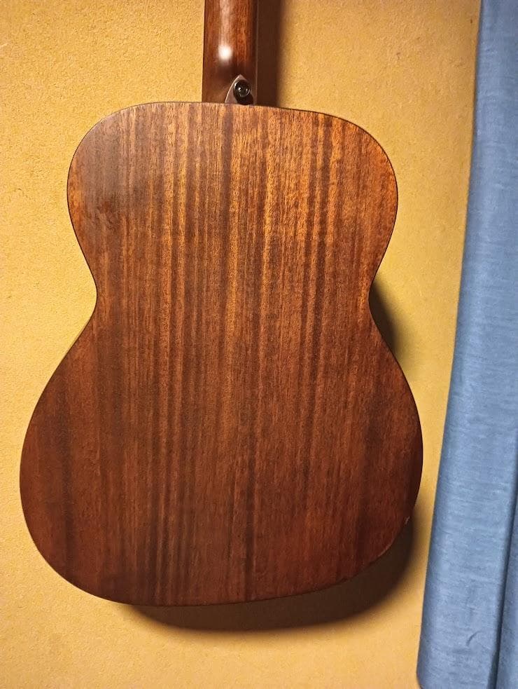 Morris アコースティックギター 　弾きやすい中型F21VS
