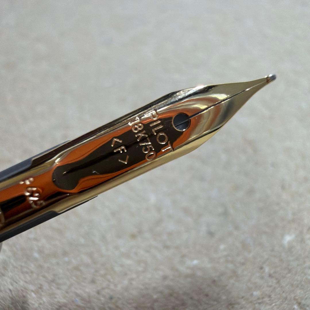 新品 PILOT パイロット Capless キャップレス 万年筆 赤 18k