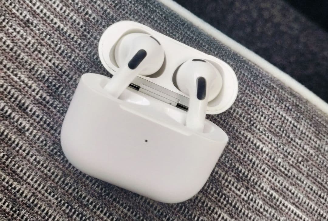 イヤホン AppleAirPods