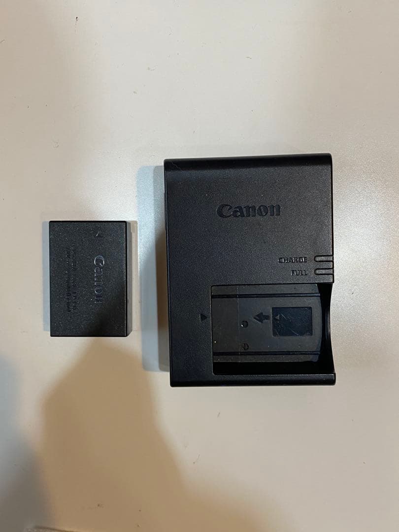 Canon EOS Kiss X8i 本体 + レンズ2本 + 付属品