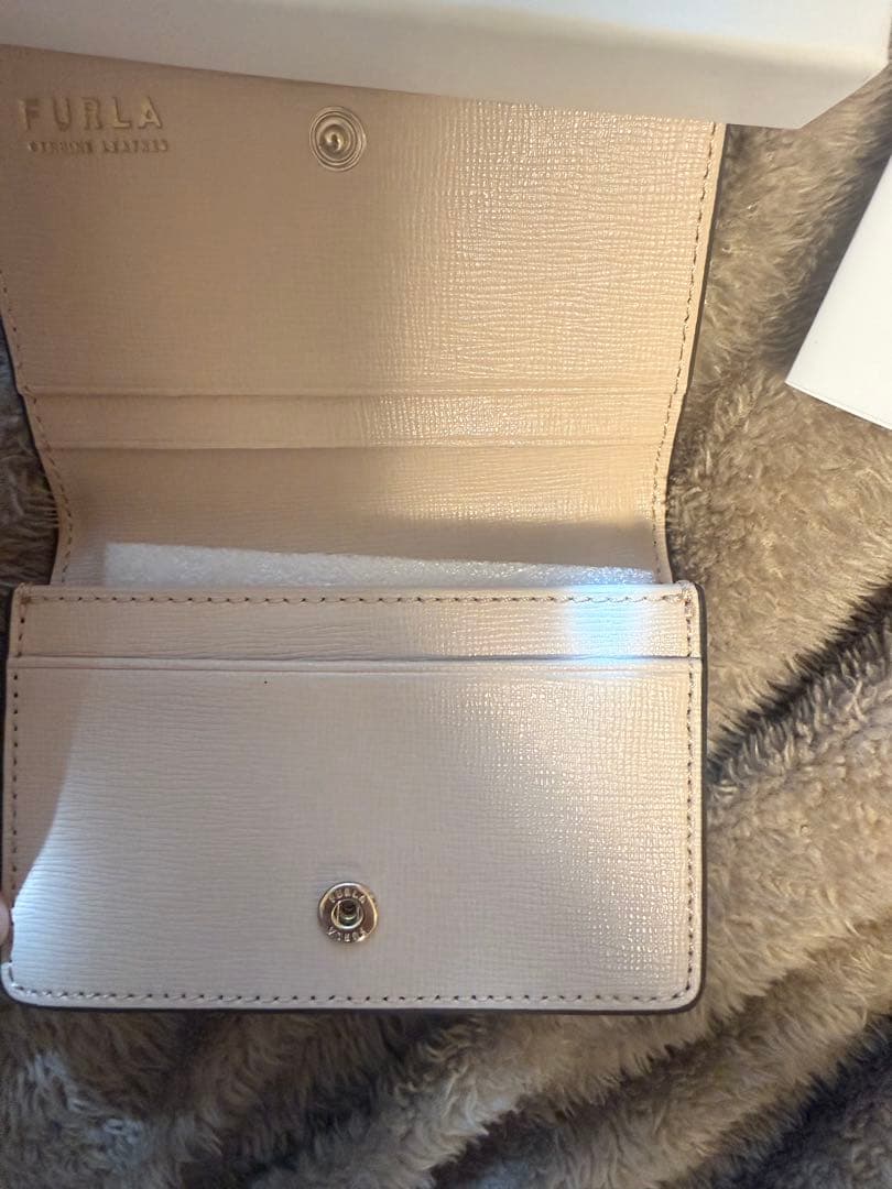 FURLA アイボリー レザー 名刺入れ　レディース