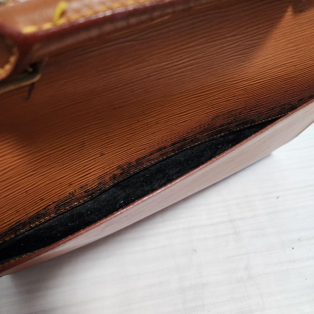 ルイヴィトン セルヴィエットコンセイエ エピ ビジネスバッグ 鞄 ハンドバッグ