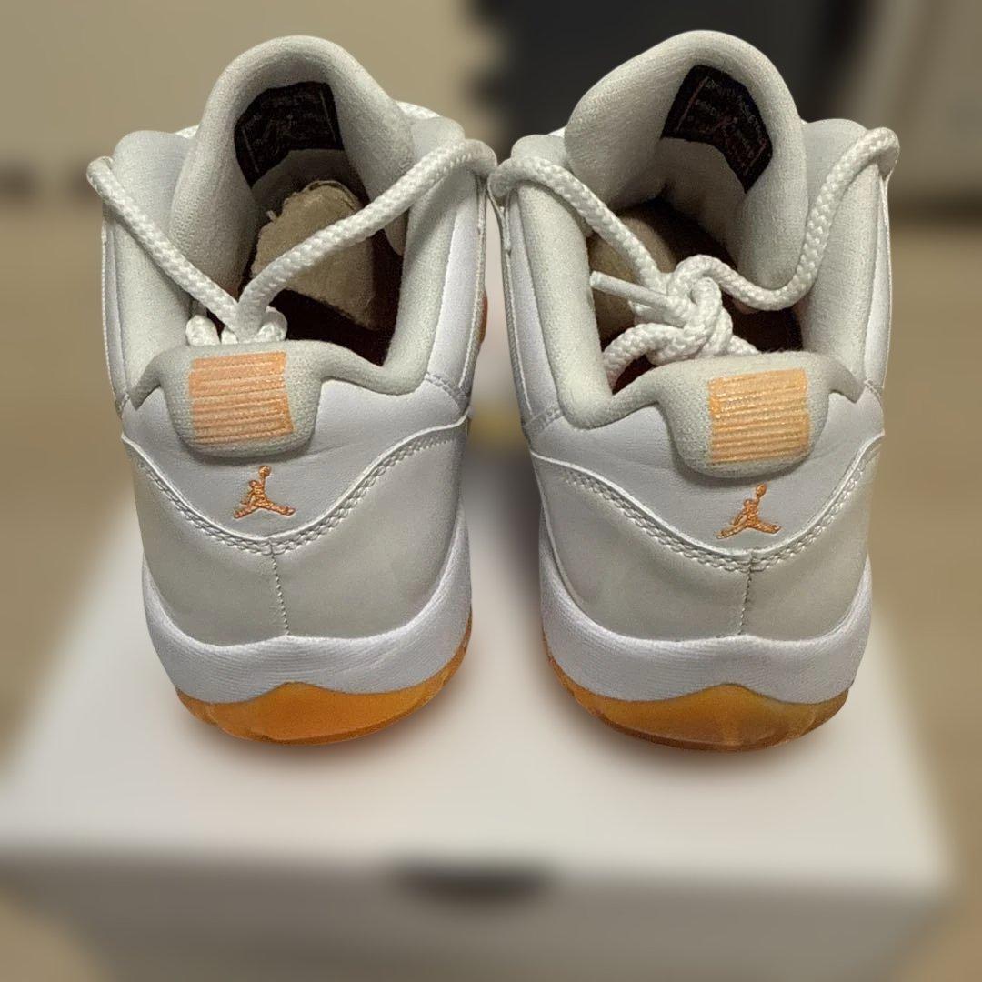 Air Jordan 11 ホワイト/オレンジ