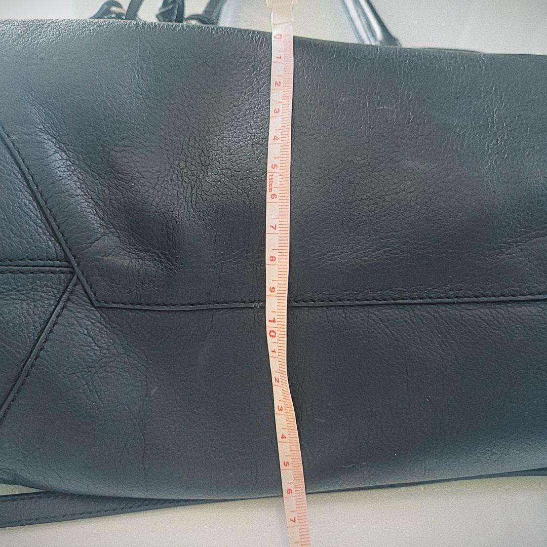 BALENCIAGA ブラック ダブルポケット レザー ショルダーバッグ