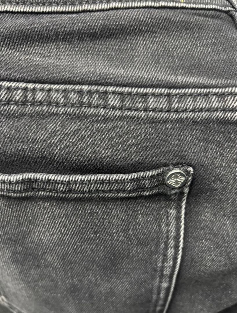 GUAPI ブラック フレアデニム 28インチ　タグ付き