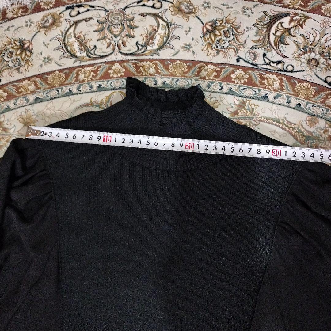 黒 ハイネック バルーン袖 トップス