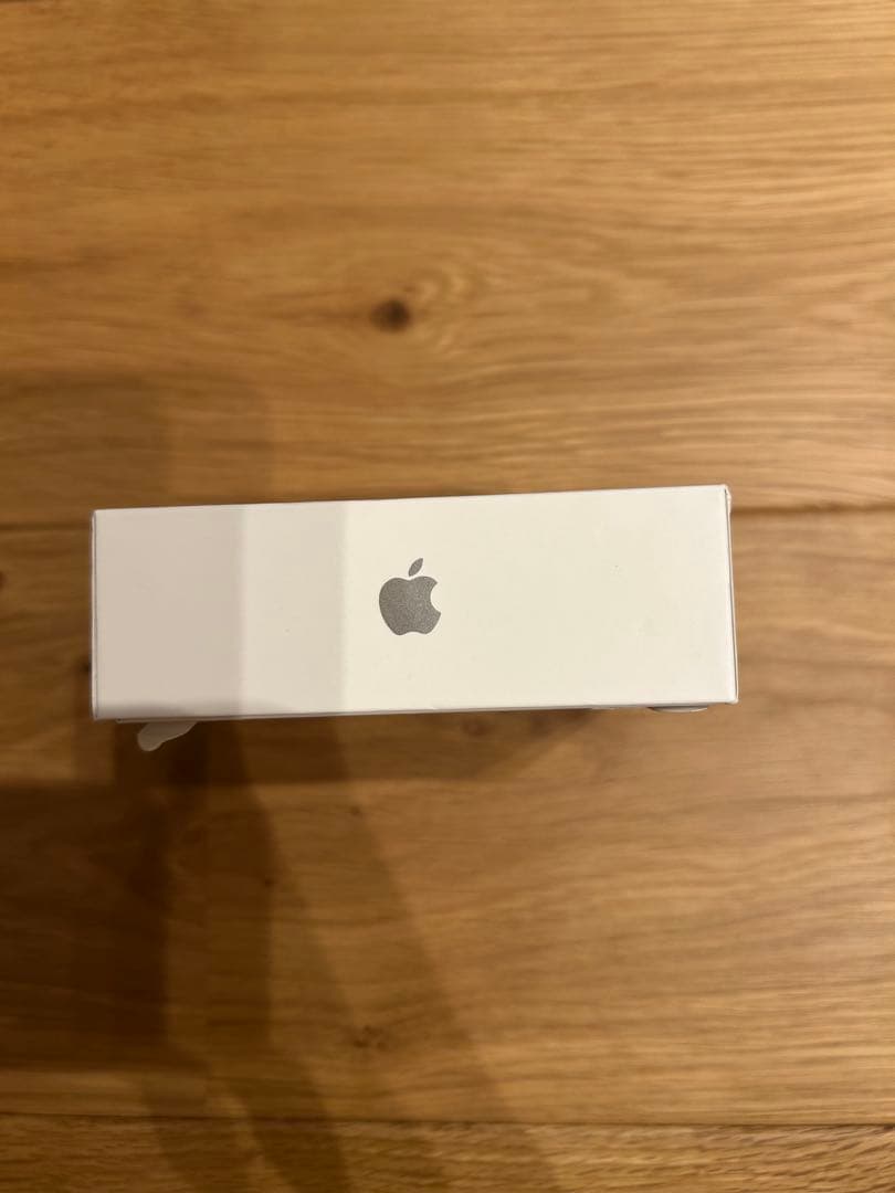 新品未開封　Apple 完全ワイヤレスイヤホン AirPods第3世代