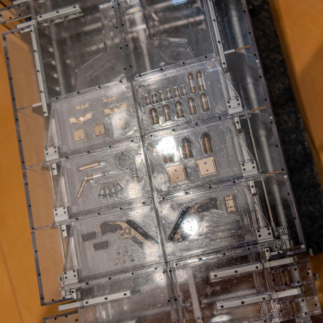ホットトイズ 格納庫 ダークナイト ライジング バットマン 1/6