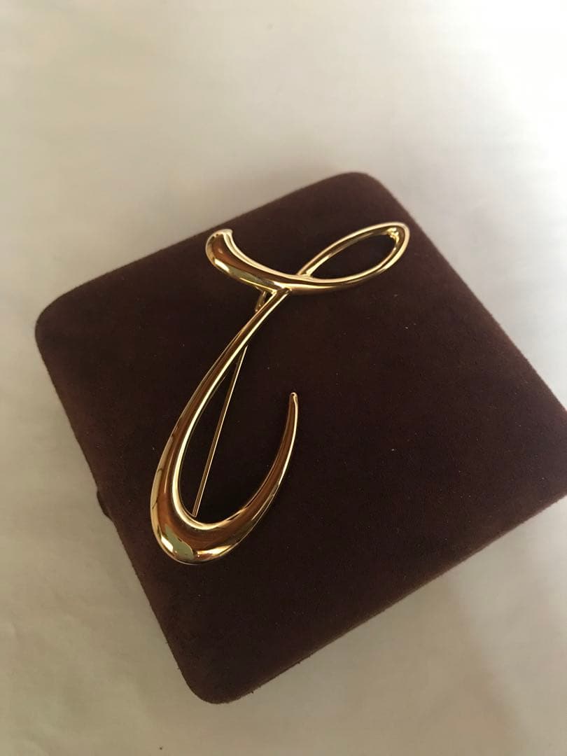 ミキモト　イニシャルブローチ　k18 18k18金 ウノアエレ好きな方にも