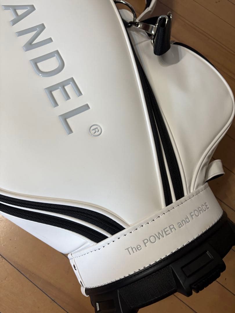 極美品　3点式　Bandel ゴルフバッグ・キャディバッグ　バンデル