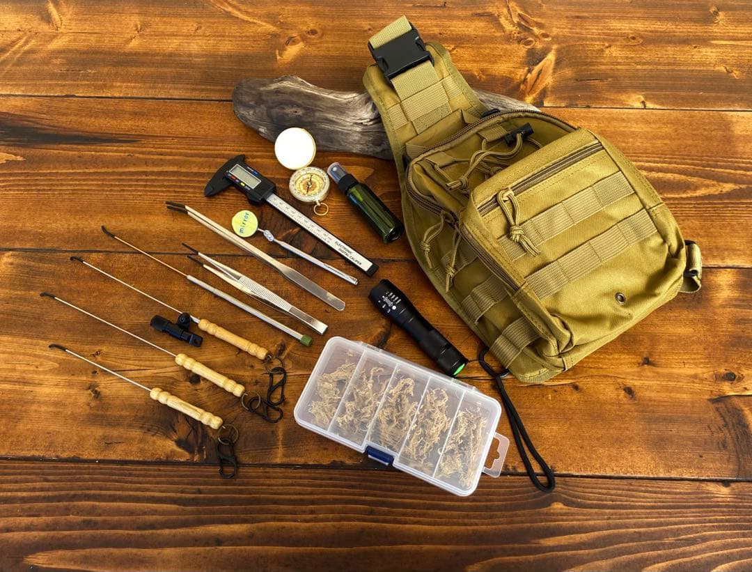 クワガタ採集セット　オリジナル掻き出し棒　デジタルノギス　採集ケース　アーミー