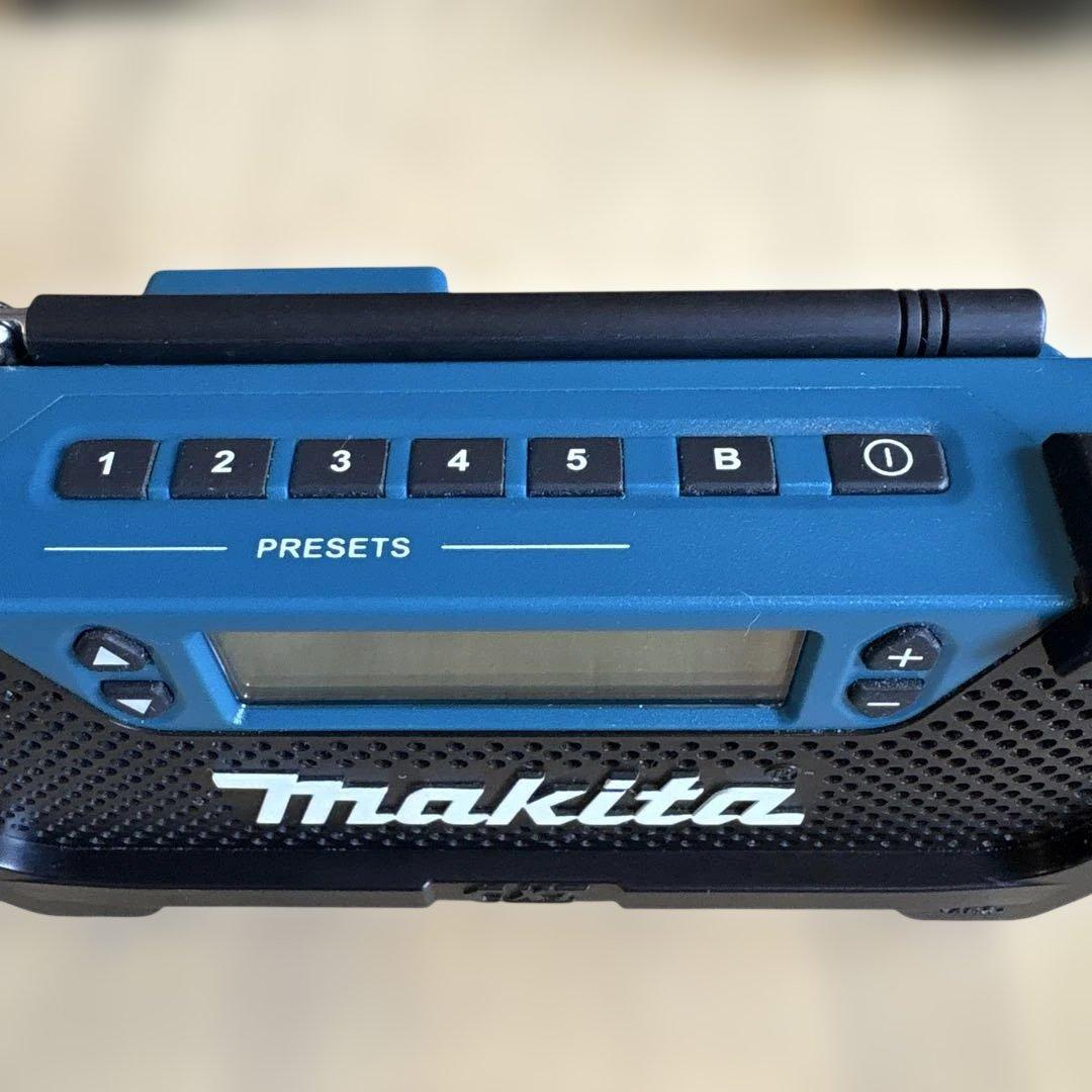 Makita MR052 ラジオ（セット）