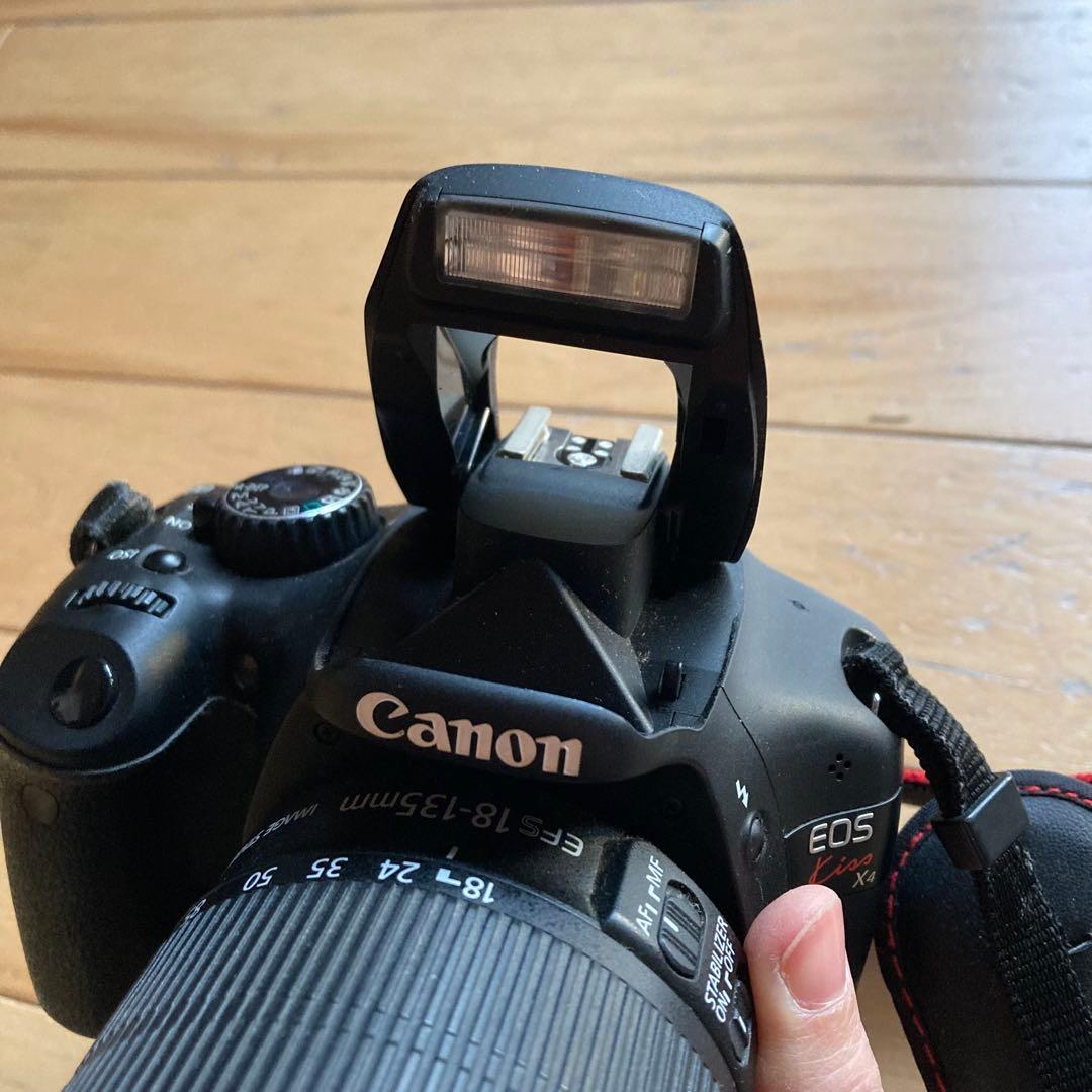 カメラ　EOS Kiss X4 EF-S18-135 IS レンズキット