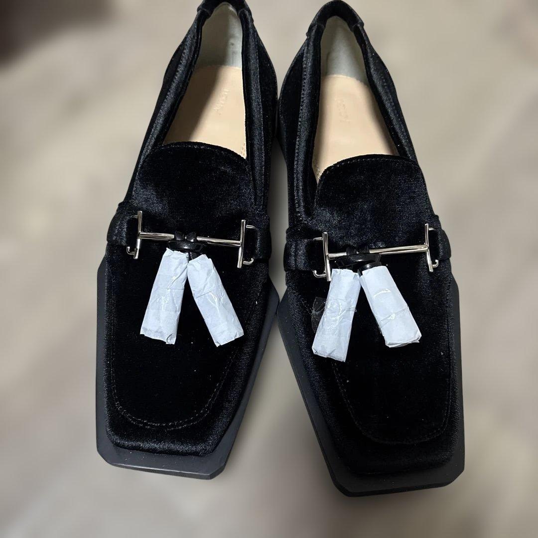 アメリUND ANGULAR SOLE TASSEL LOAFERブラックL